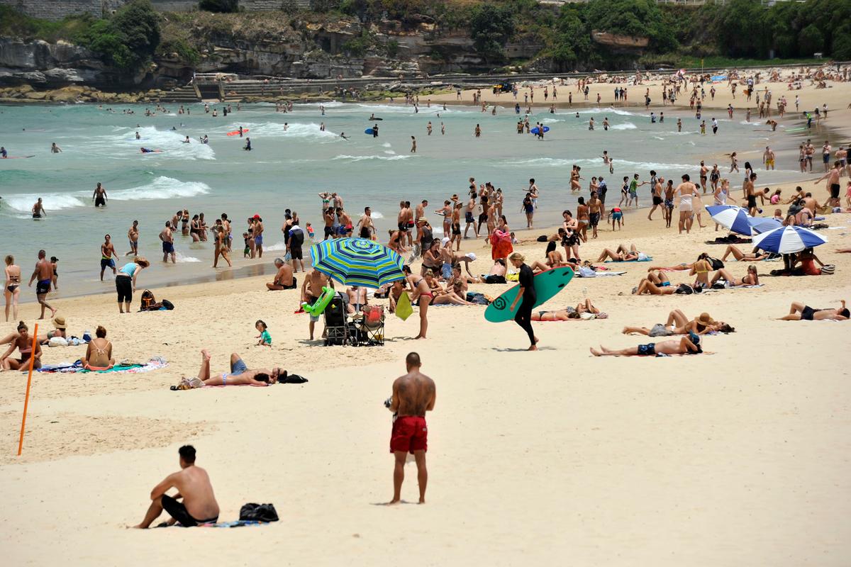 Sydney Swelters Through Hottest December Night in 148 Years