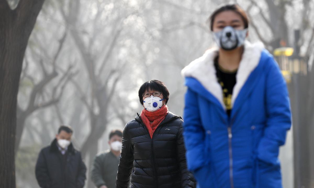 North China Cities Choked by Smog Shut Factories, Stop Cars