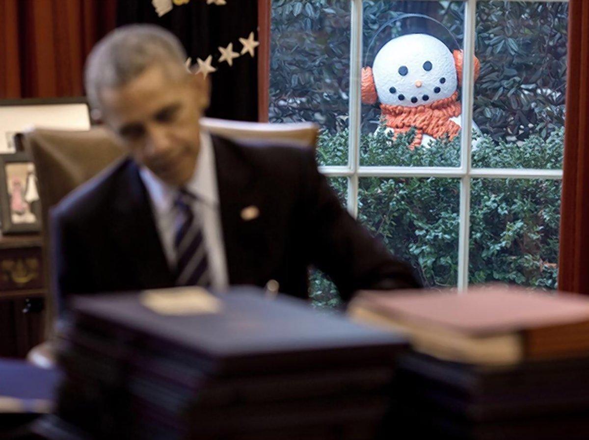 White House Staff Pranks President Obama with Snowmen