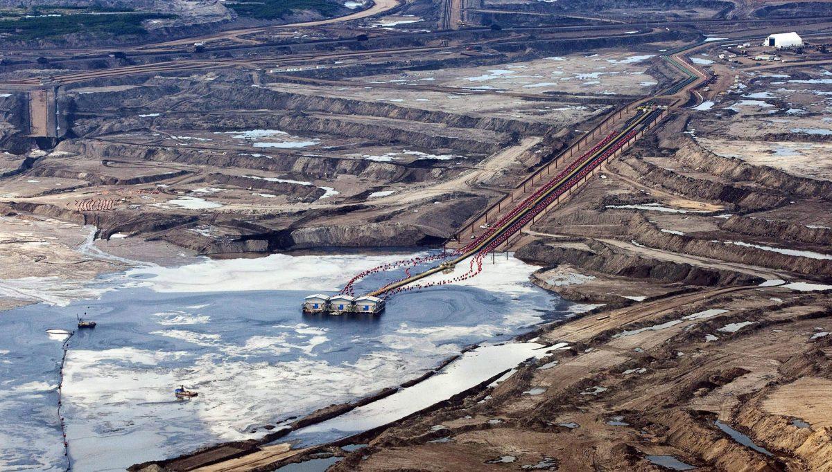 An oil sands facility near Fort McMurray, Alberta seen in a file photo. (The Canadian Press/Jeff McIntosh)