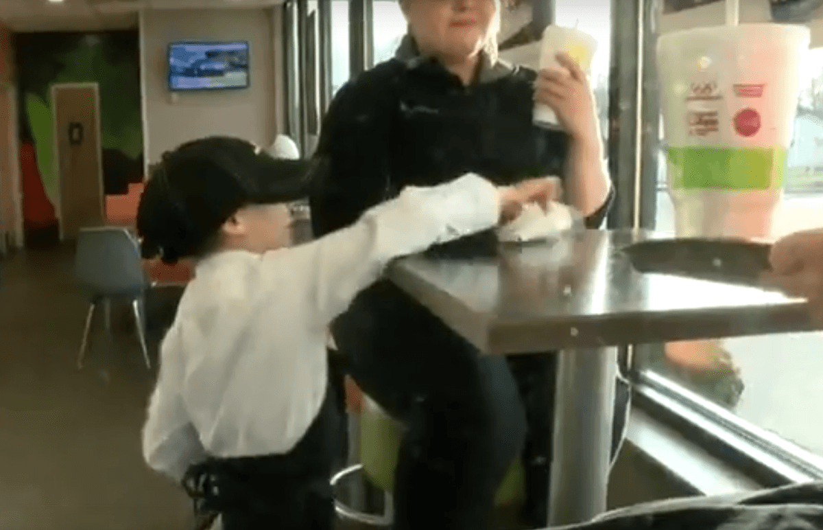 7-Year-Old Santa’s Helper Wipes Tables to Buy Toys for Kids