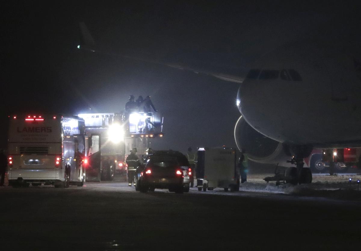 Minnesota Vikings’ Plane Slides Off Wisconsin Runway, Stuck for Hours