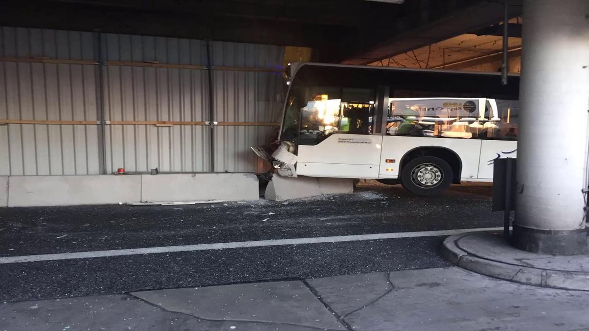 11 Hurt in Bus Collision at Frankfurt Airport