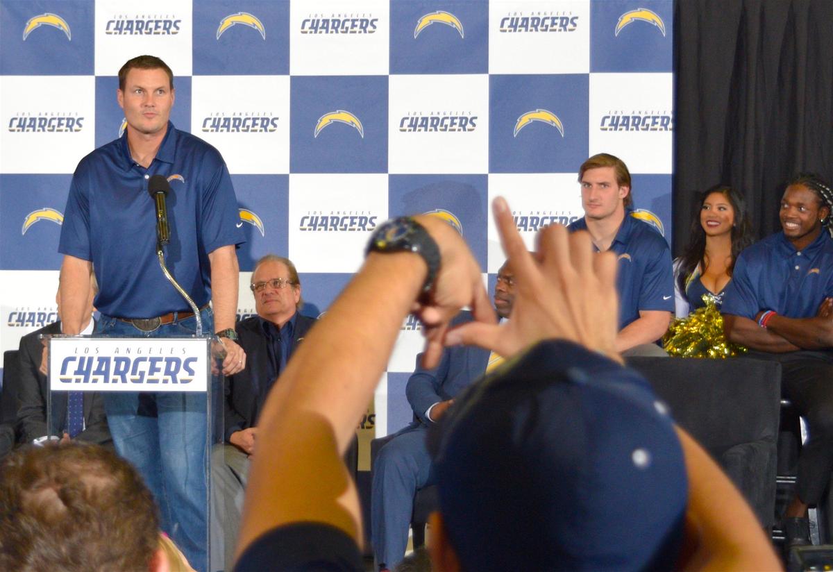 Rams, Chargers Could Face Off in 2021 Superbowl on Home Turf