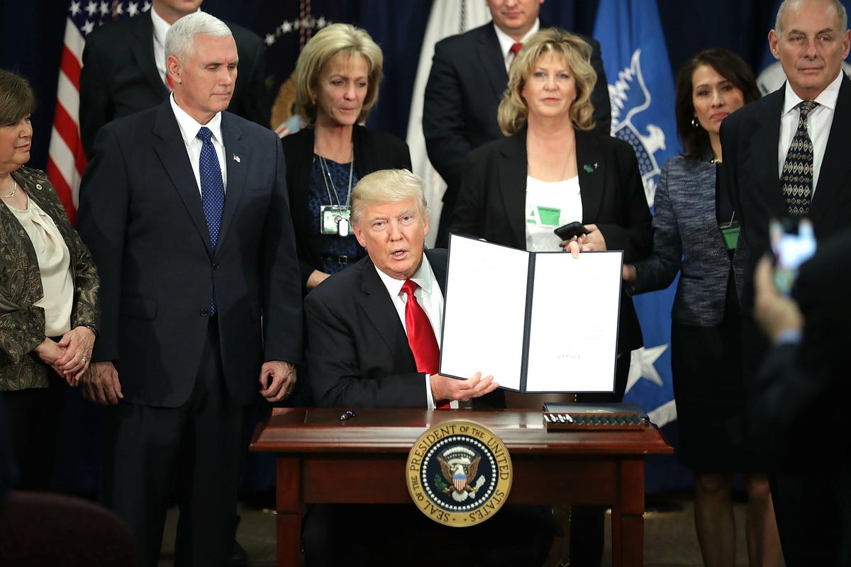 Trump Signs Executive Actions to Jumpstart Border Wall Construction