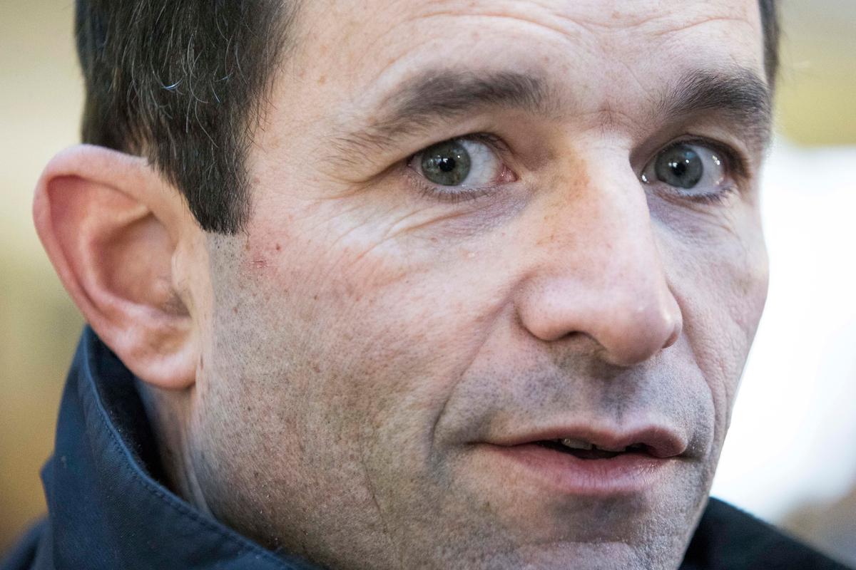 Socialist Utopia a Hard Sell as France Swings Right