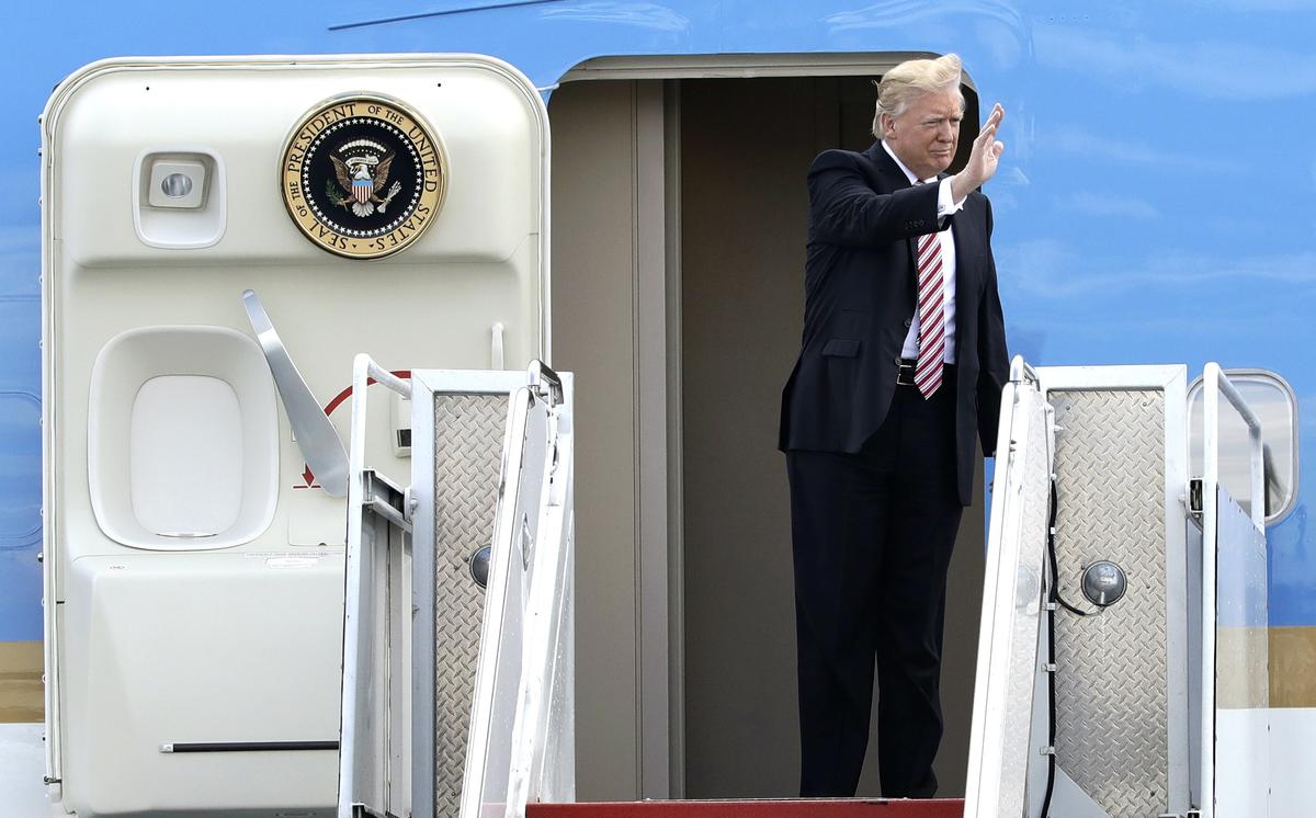 Press Secretary Says Trump Seeks 20 Percent Tax on Mexican Imports