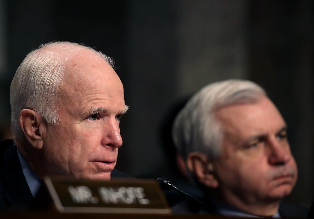 John McCain Sends a Warning to Trump on Lifting Russia Sanctions
