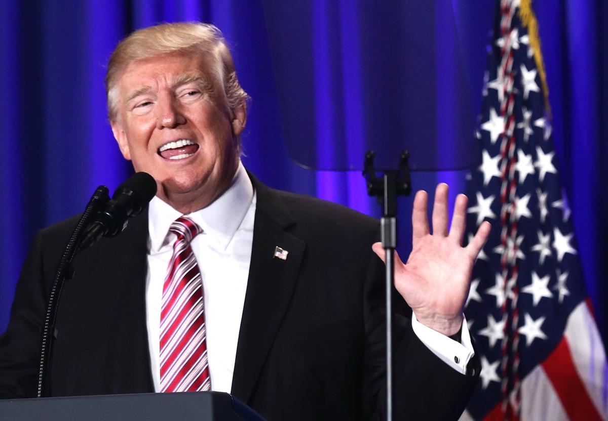 Trump Slams McCain, Graham After Criticism on Immigration Order