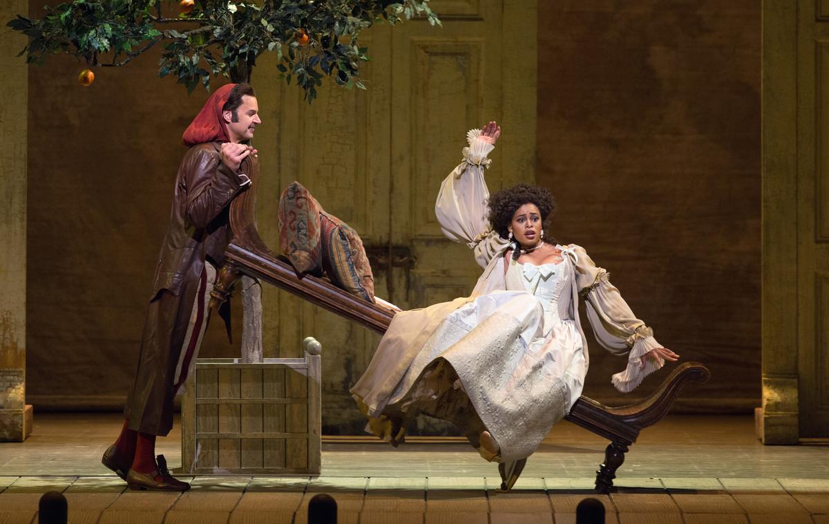 Dishing Out Opera’s Secrets at a Dinner Party