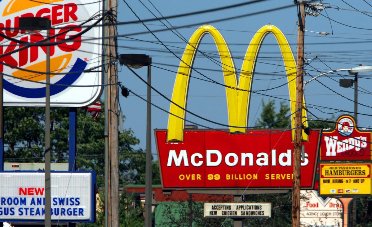 Junk-Food Ads Bombard Teens, Putting Them at Risk