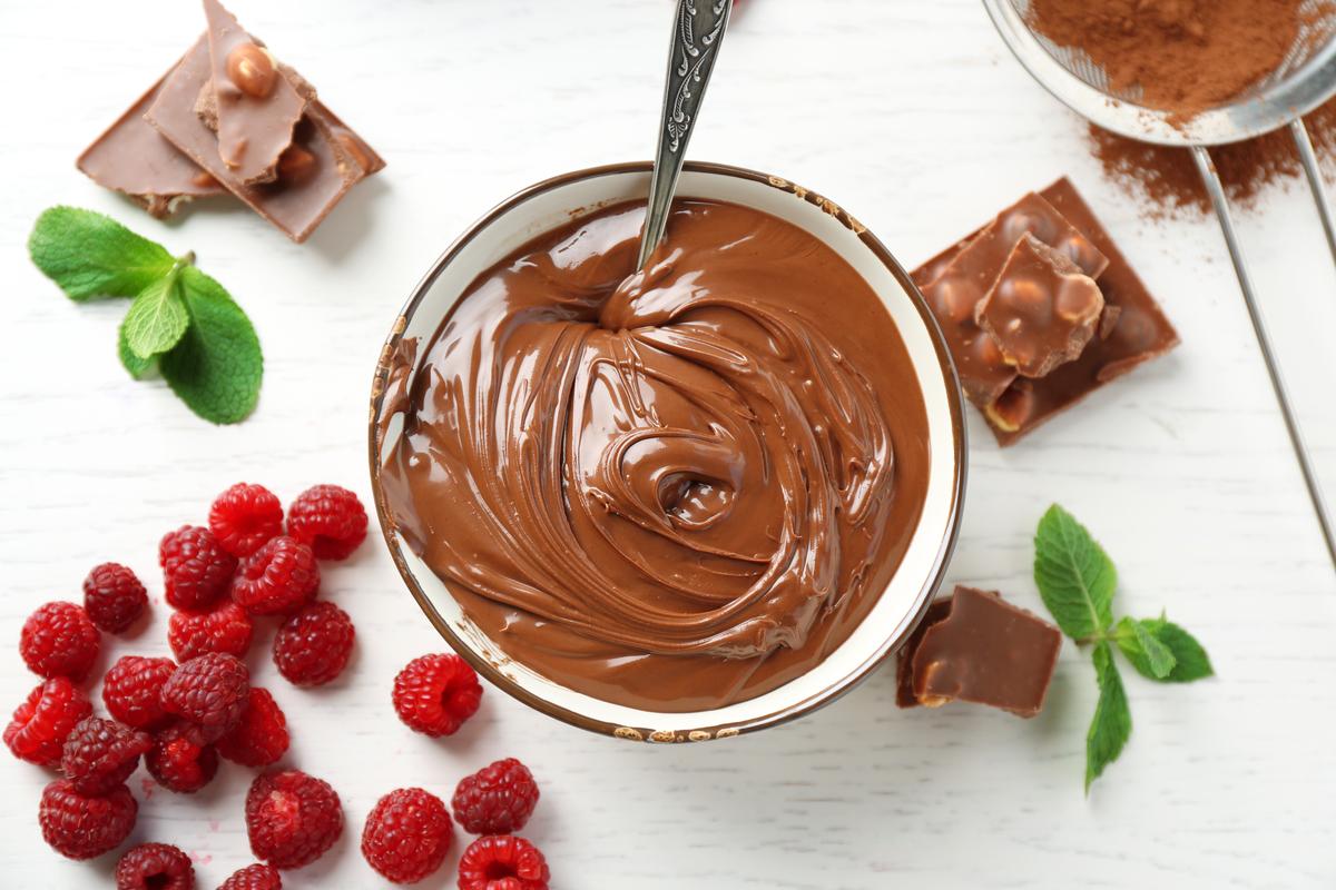 Make Your Own Chocolate at Home in 4 Easy Steps