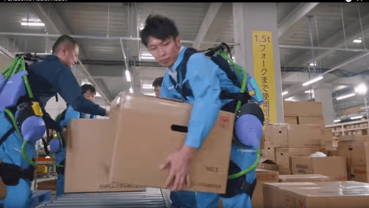 Terminators in the Warehouse—robot-Assisted Employees Power Through the Job