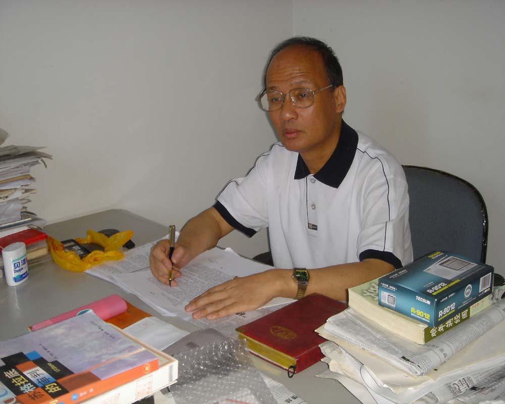 Confined Shanghai Lawyer Suffers Abuse After Exposing ‘Shanghai Gang’