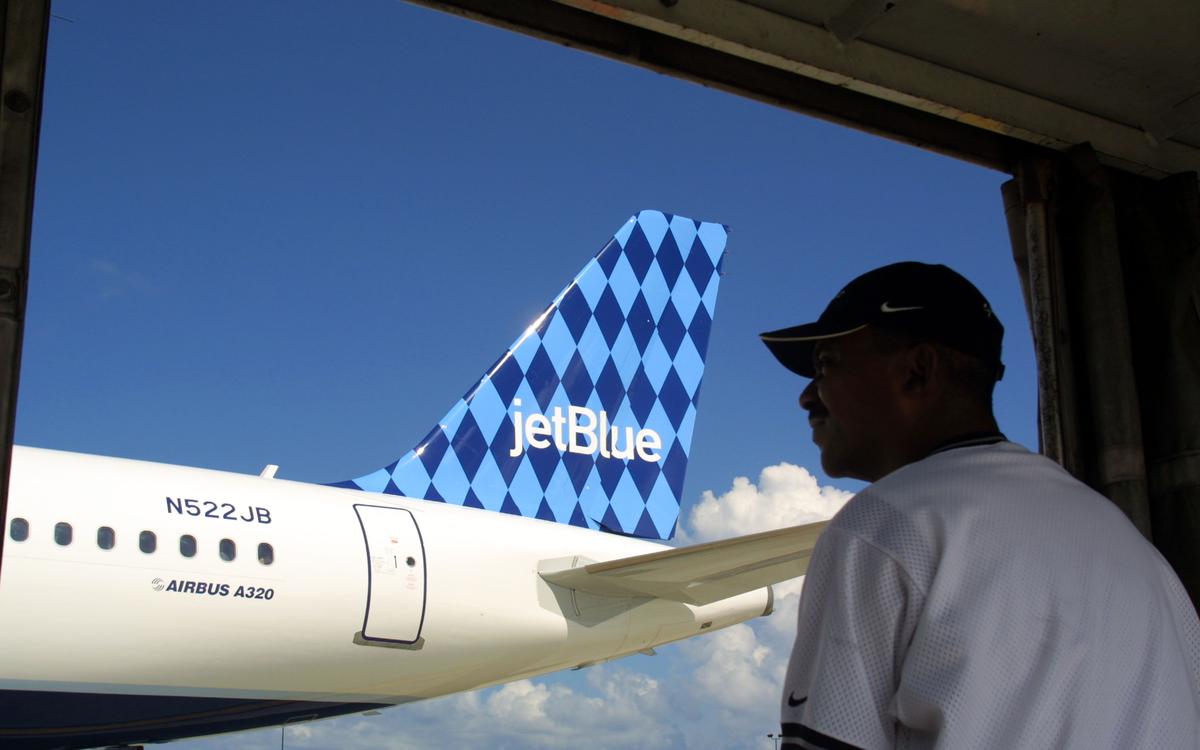 Jetblue Kicks Family Off Flight After Heated Exchange With Manager