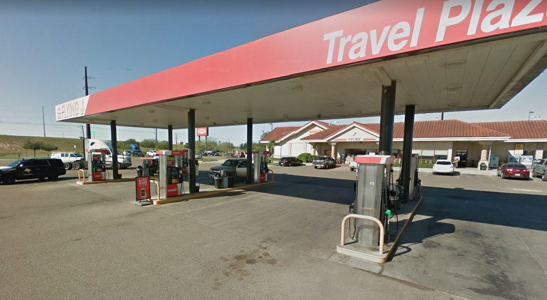 17 Illegal Immigrants Found Locked Inside Trailer in Texas: Reports