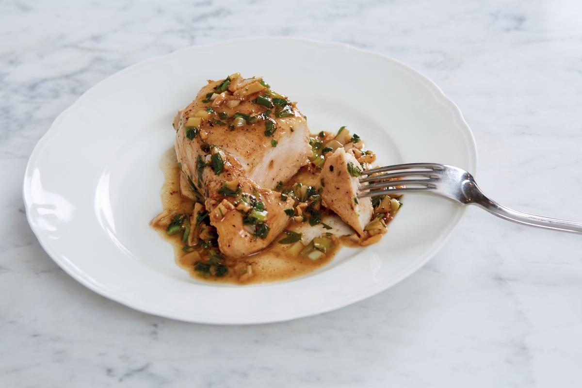 Chicken Suprêmes in Persillade