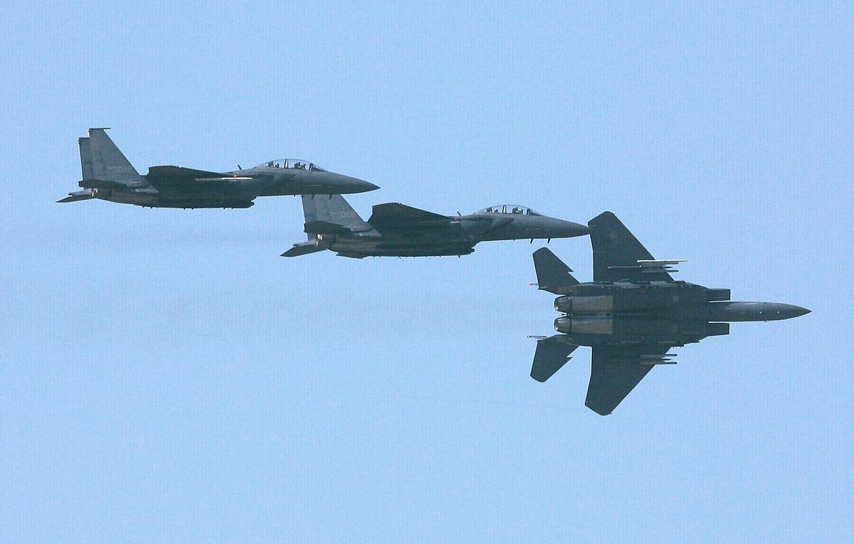 South Korean Air Force Planes Collide in Mid-Air After Takeoff, Killing 4 Pilots