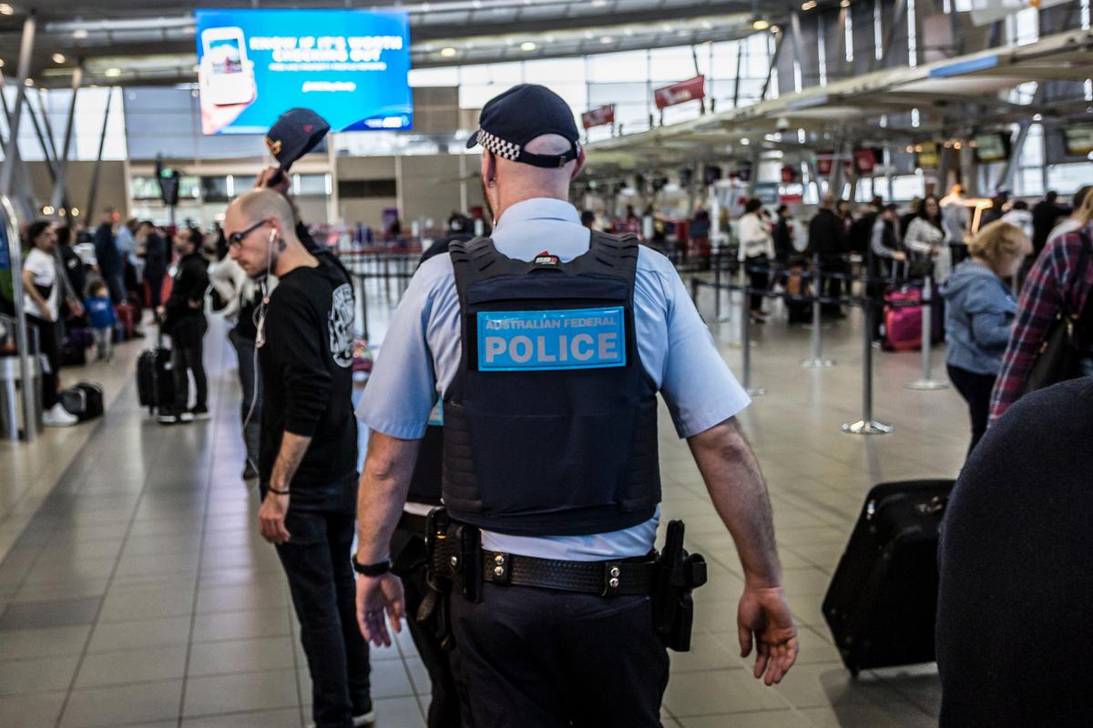 Man Faces Charges for Shotgun Found in Luggage at Sydney Airport, Allegedly an 80-Year-Old Antique