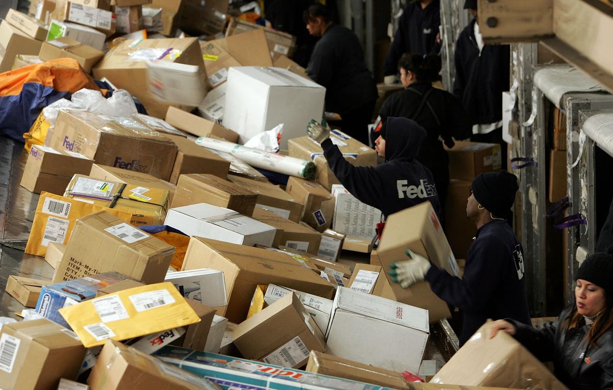 Police Arrest ‘Grinch’ Who Stole Holiday Packages