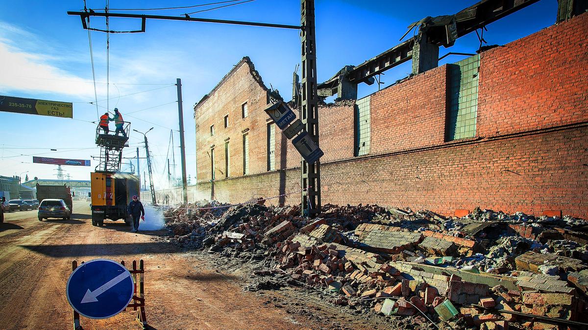 Mysterious Flash Lights Russia’s Sky—Witnesses Wonder: Missile? Meteor? UFO?