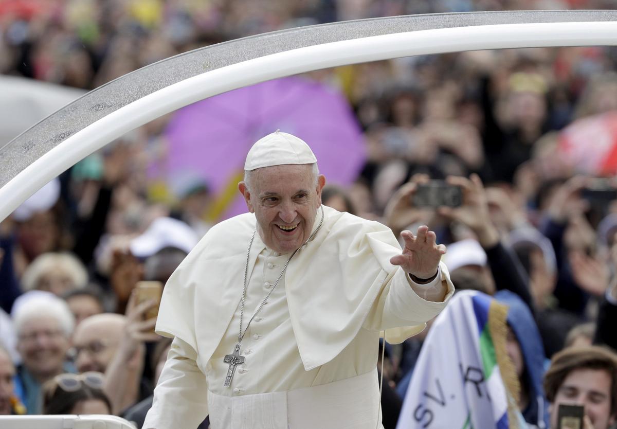 Bishops Try to Clarify Pope’s Refusal to Apologize for Residential Schools
