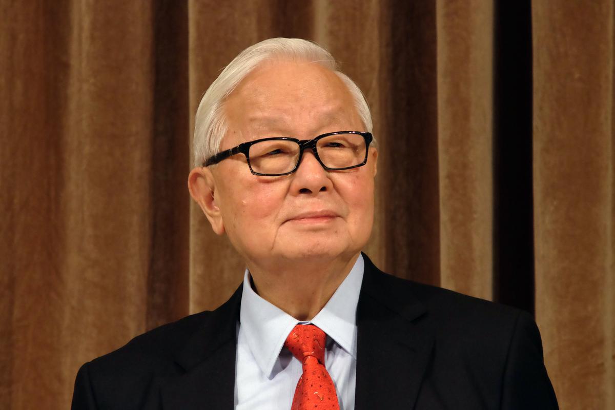 Morris Chang, Founder of Taiwan Chip Manufacturer TSMC, Retires