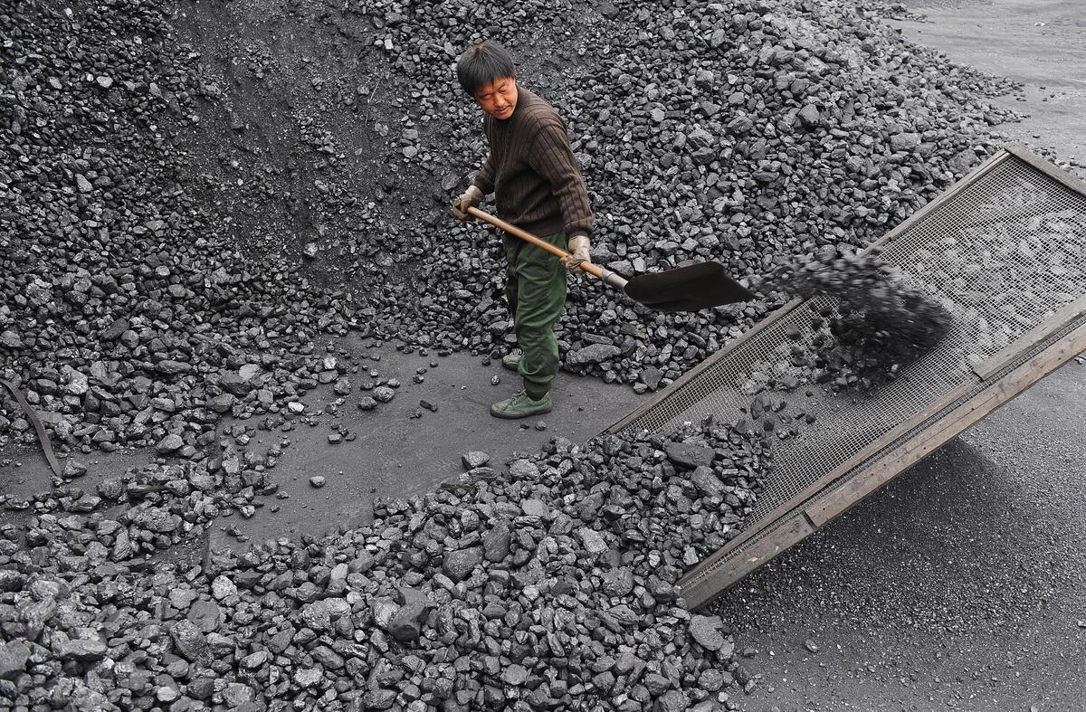 In China, Doctors’ Arrests Shed Light on Plight of Lung Disease Victims