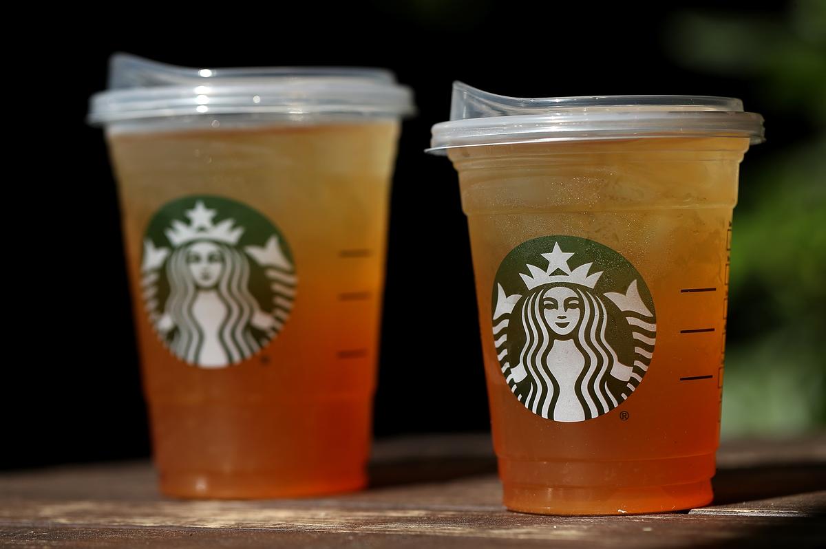 Starbucks to Phase Out Plastic Straws