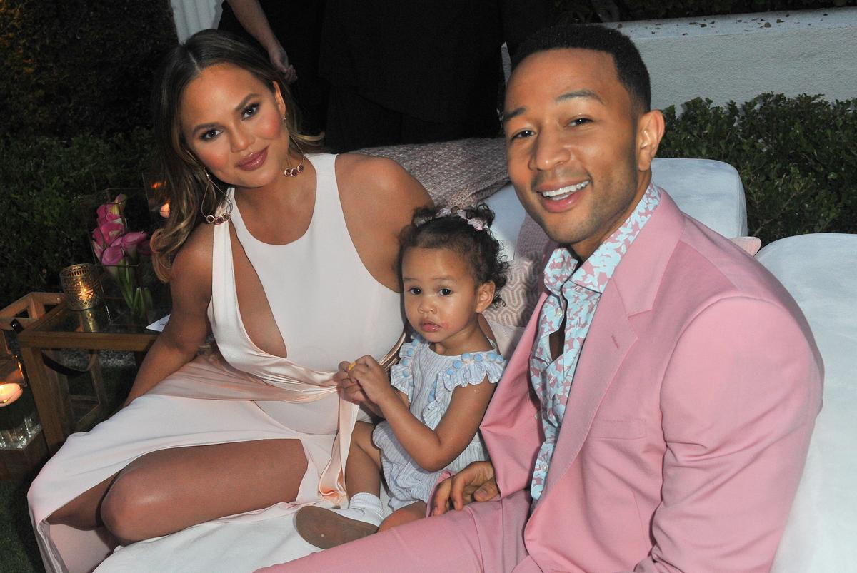 Chrissy Teigen Reveals Her Insecurity About Her Post-Pregnancy Body on Social Media