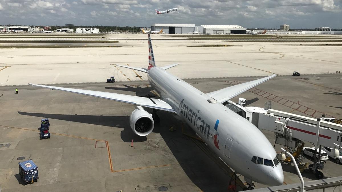 American Airlines Tells Musician Traveling With Cello to Leave Plane