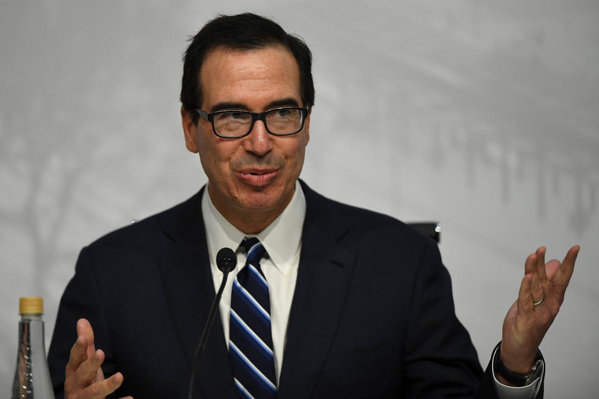Mnuchin ‘Content’ With Yield Curve, Breaks With Trump on Powell