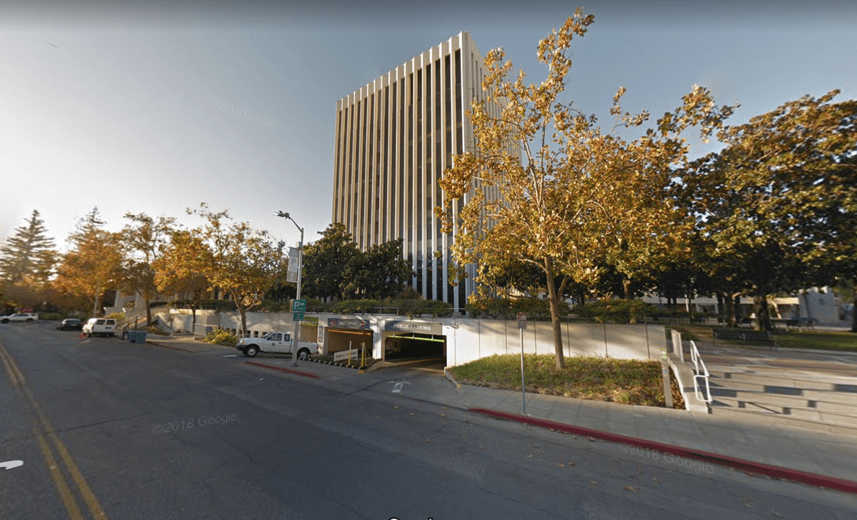 Former Yahoo CEO Asks for Membership-Based Club