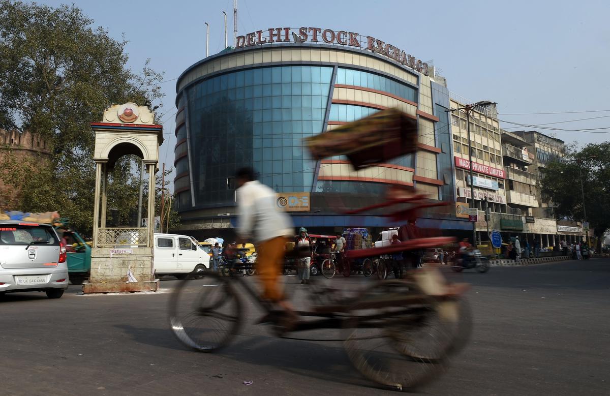 Worst Week in Two Years Has India Stock Investors Taking Cover