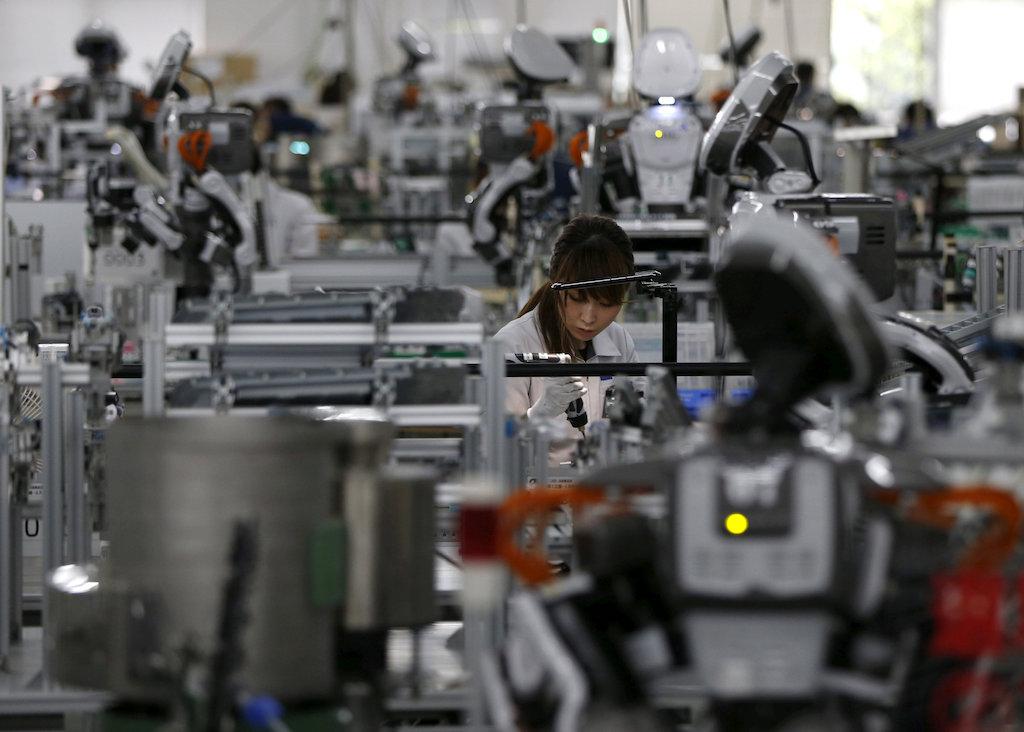 Japan Manufacturers’ Mood Rises, Trade Worries Weigh on Outlook