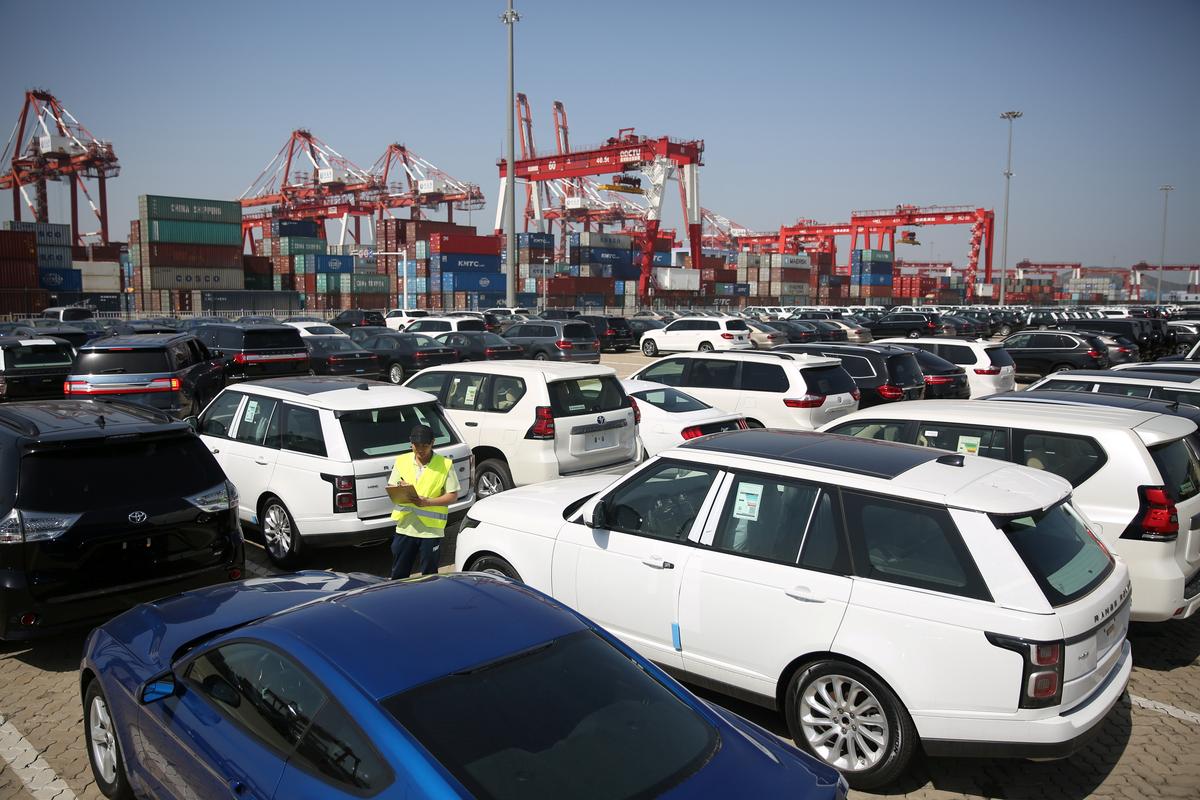 Automakers’ Shares Rise on Report of China Moving to Cut US Car Tariffs
