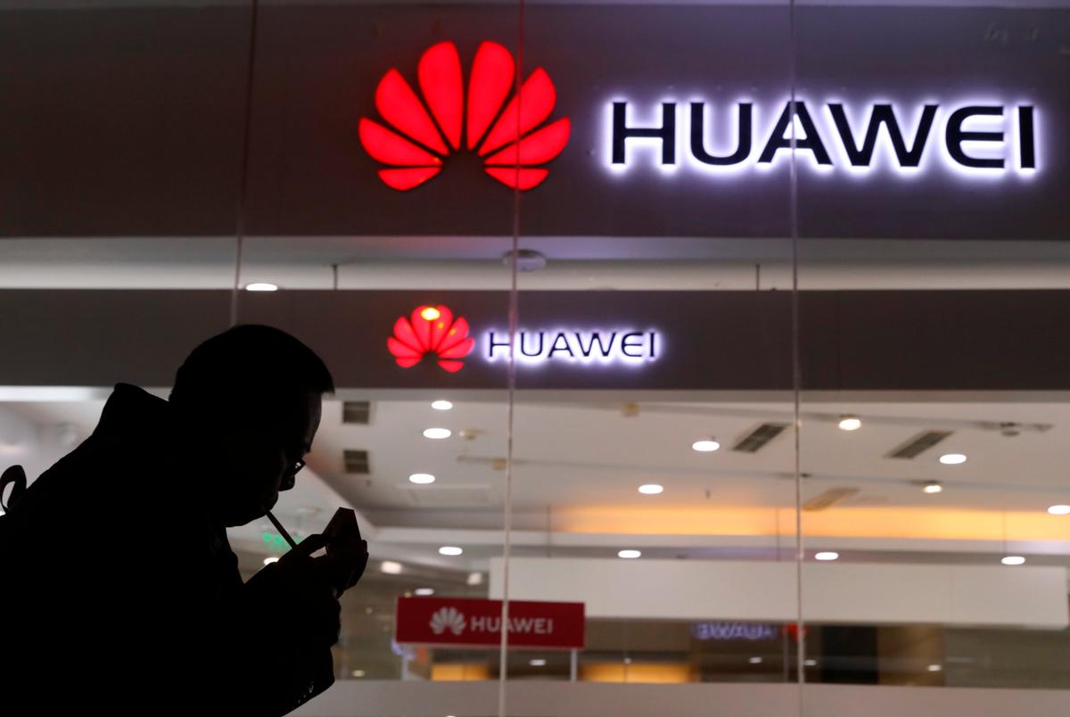 Taiwan Mulls Expanding Ban on Huawei Network Equipment