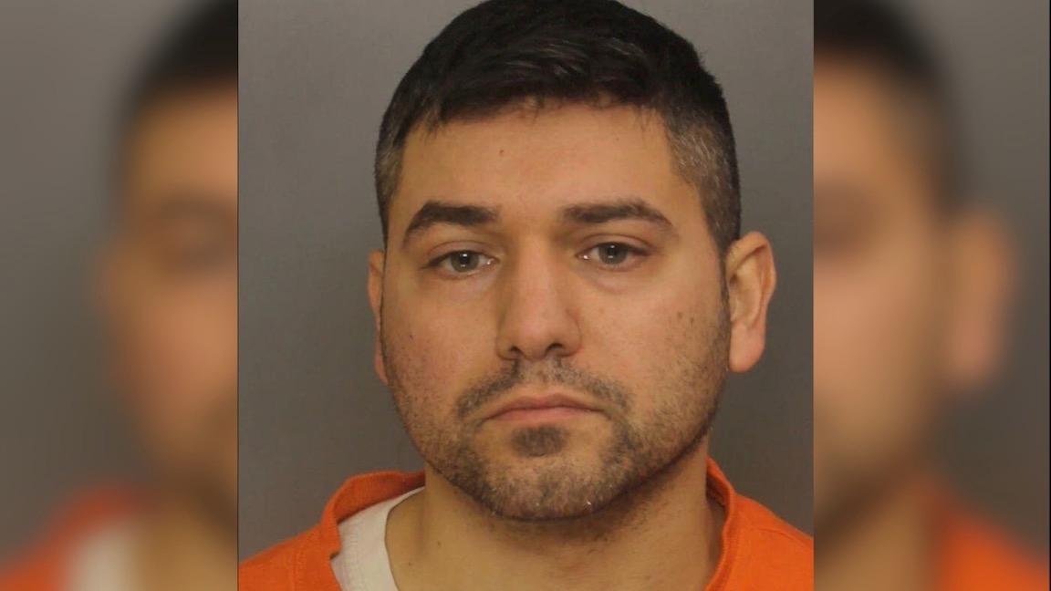 SWAT Negotiator Gets Gunman to Surrender by Singing ‘White Christmas’