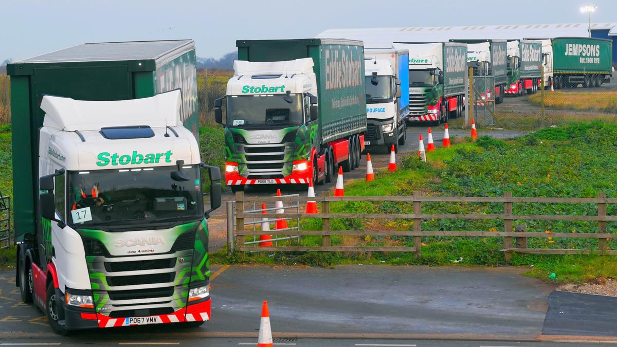 UK Stages Mass Truck Trip to Dover to ‘War Game’ No-deal Brexit