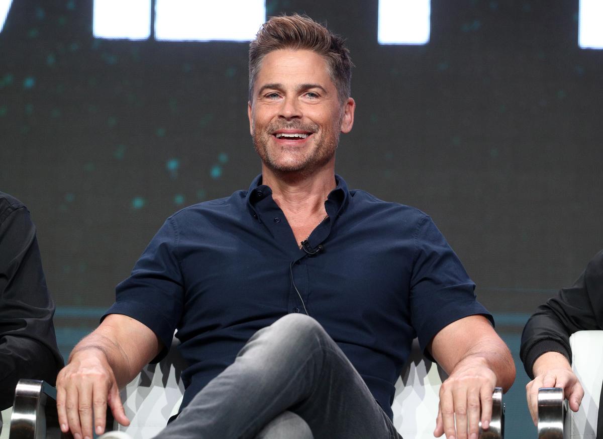 Actor Rob Lowe Calls Pledge of Allegiance Ban ‘Idiocy’