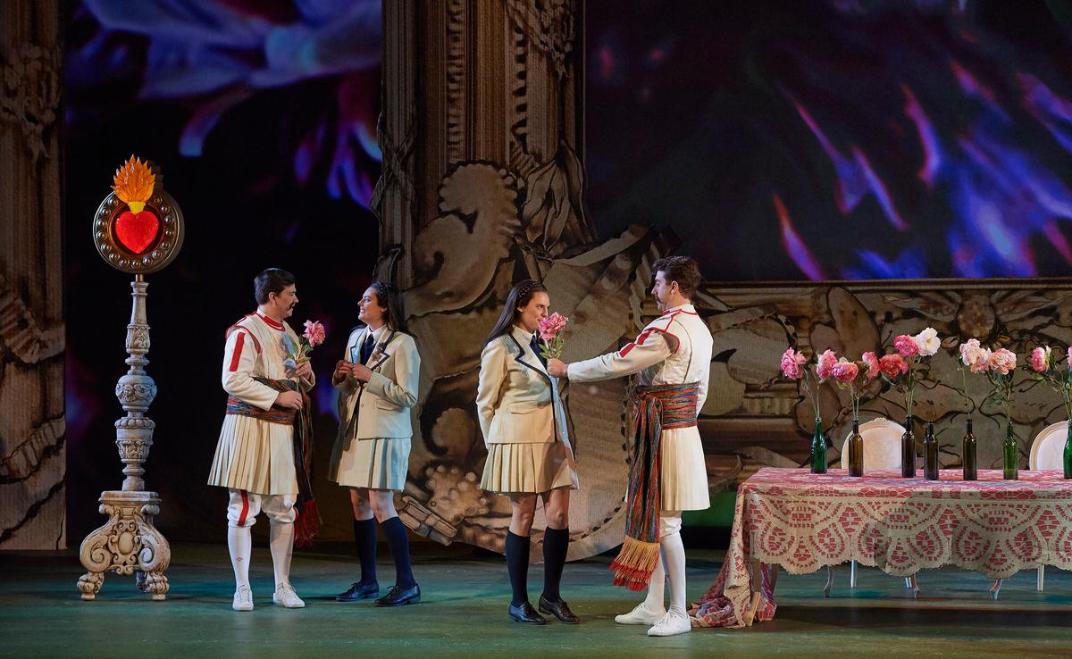 ‘Così Fan Tutte’: Mozart’s School for Lovers Returns to Canadian Opera Company Stage
