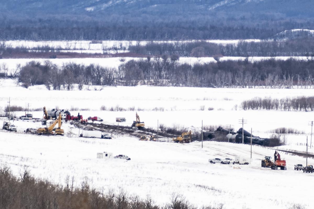 Officials Still Working out How Much Oil Leaked From Derailment in Manitoba