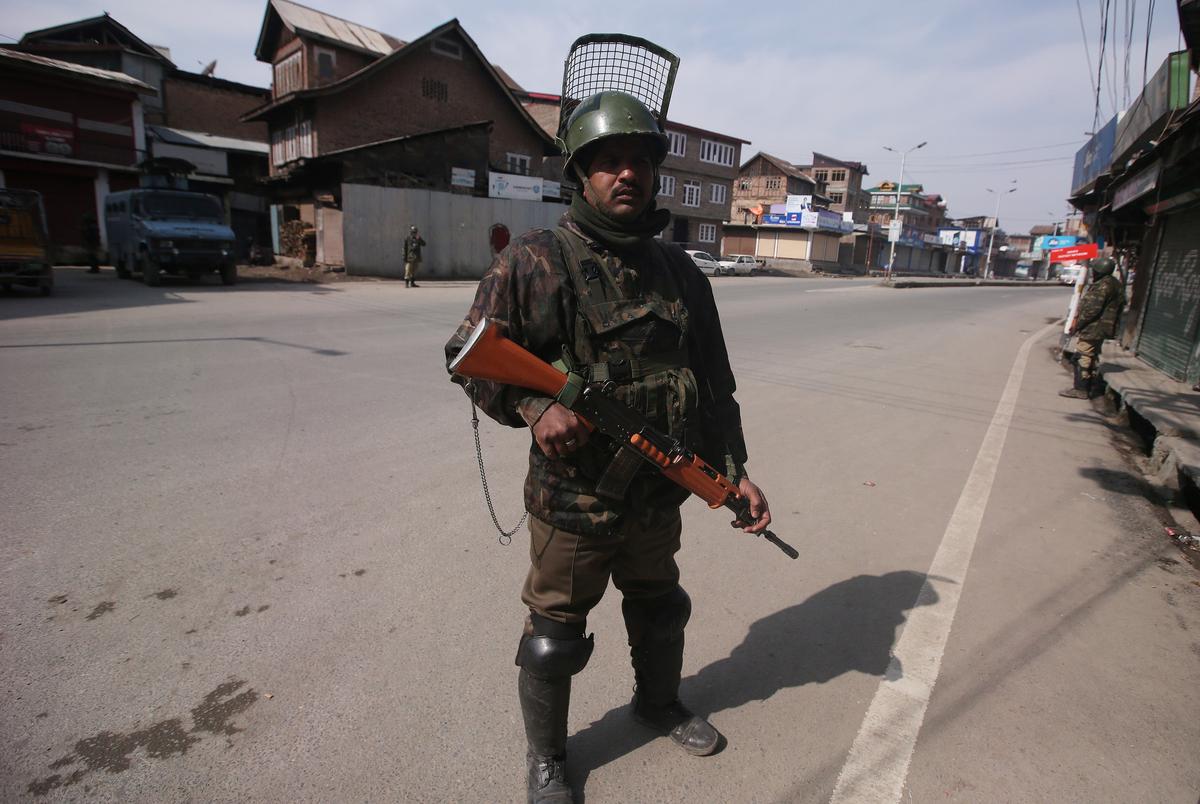 India Toughens Kashmir Crackdown; Five Dead in Battle With Terrorists, More Detained