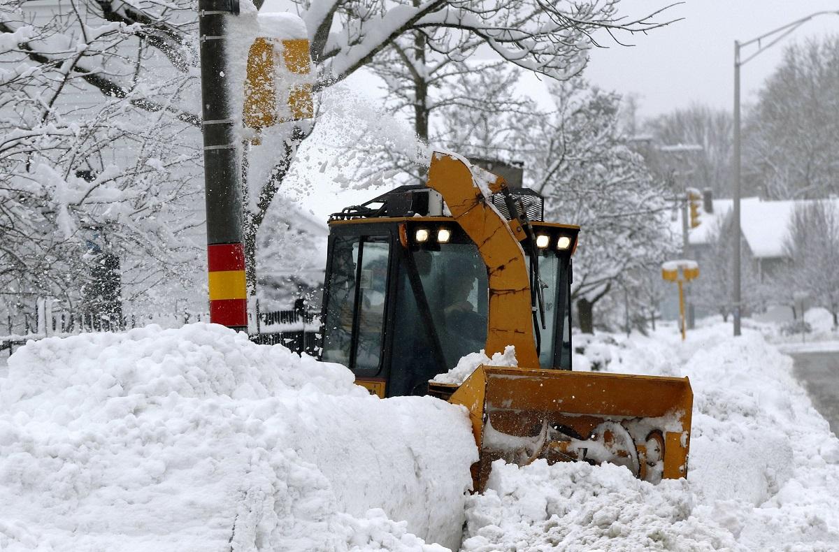 Northeast Digs Out After Storm Closes Schools, Slows Commute