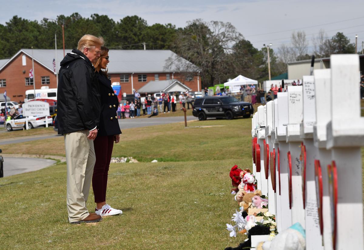 Trump Meets Relatives of Alabama Tornado Victims, Surveys ‘Unbelievable Devastation’