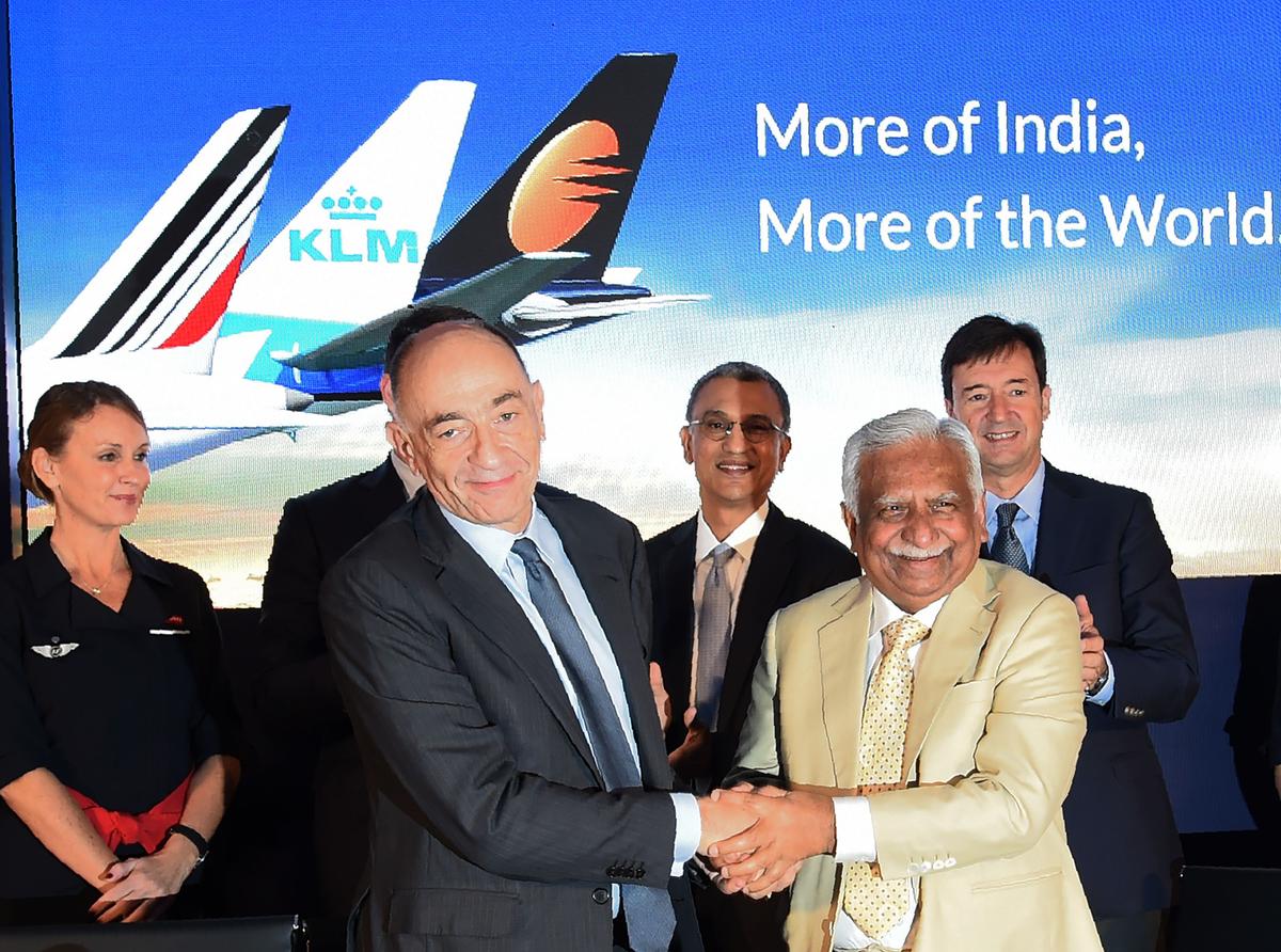 Aviation Mogul Resigns From Jet Air Amid Creditor Pressure