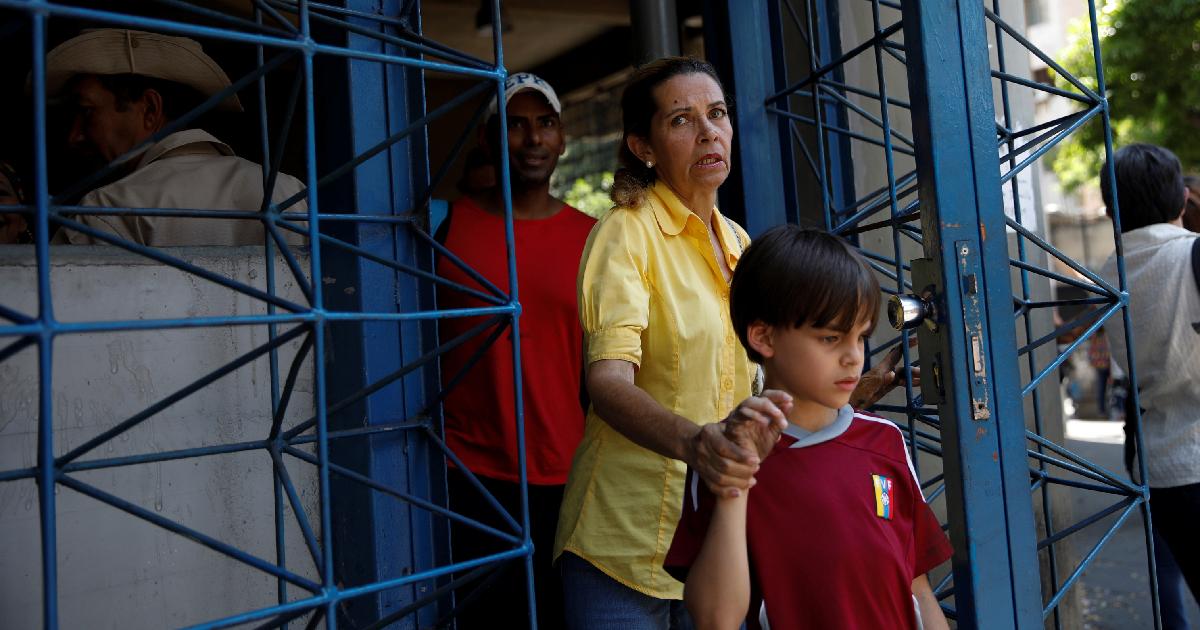 Second Blackout in a Month Hits Venezuela, Cutting Power to Caracas