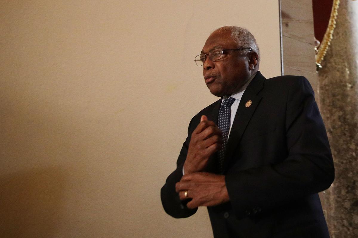 Senior Democrat Who Compared Trump to Hitler Formerly Collaborated With Fidel Castro