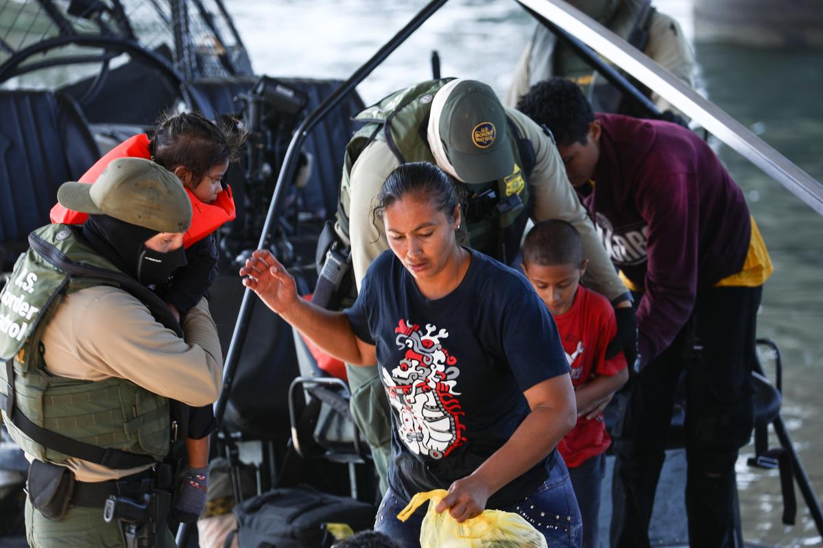 Even Obama’s Immigration Chief Knows That ‘By Any Measure’ There’s a Crisis at the Border