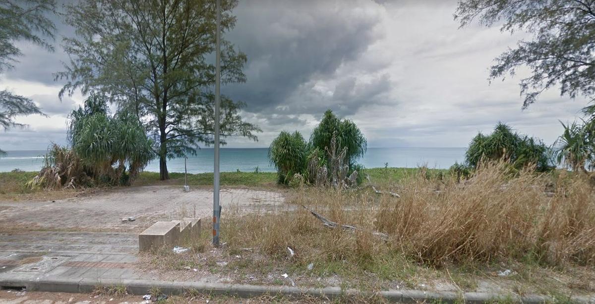 Tourists Could Face ‘Death Sentence’ for Taking Photos on Beach Close to Airport